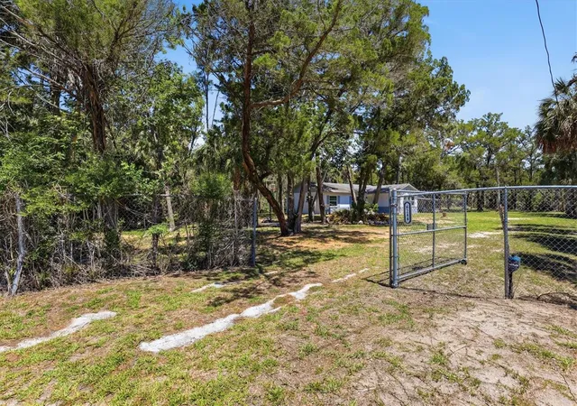 3rd image of 6240 Colony Cir, Weeki Wachee, FL 34607 | MLS# W7885884