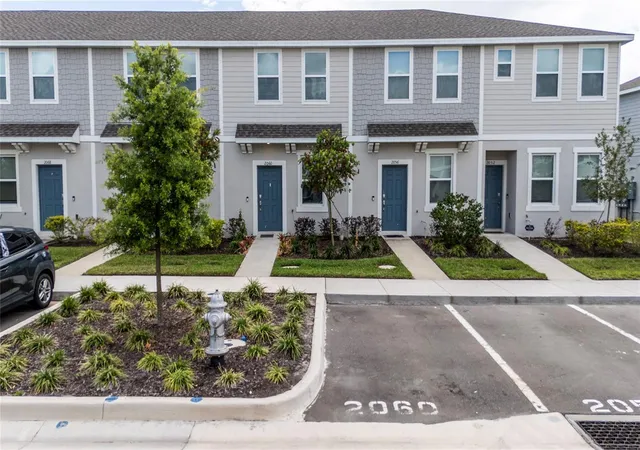 Photo 2 of Townhouse for sale at 2060 Viewfinder St, Kissimmee, FL 34758 | MLS# S5150191 | Listing updated on 2026-05-23