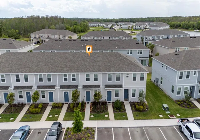 Photo 3 of Townhouse for sale at 2060 Viewfinder St, Kissimmee, FL 34758 | MLS# S5150191 | Listing updated on 2026-05-23