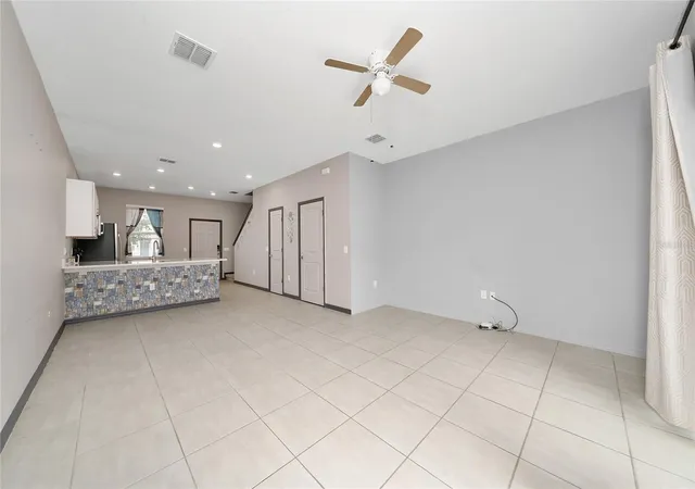 Photo 5 of Townhouse for sale at 2060 Viewfinder St, Kissimmee, FL 34758 | MLS# S5150191 | Listing updated on 2026-05-23