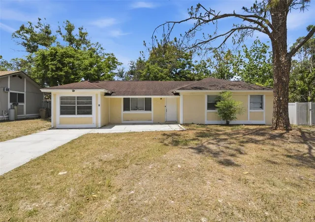 Photo 4 of Sale Pending at 8412 Renald Blvd, Temple Terrace, FL 33637 | MLS# O6408960 | Listing updated on 2026-09-21