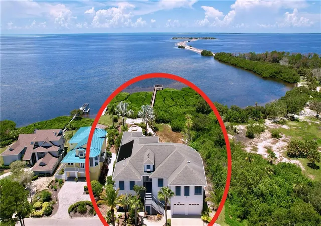 Photo 3 of Single family home for sale at 511 Seaview Dr, Tarpon Springs, FL 34689 | MLS# TB8510049 | Listing updated on 2026-09-18
