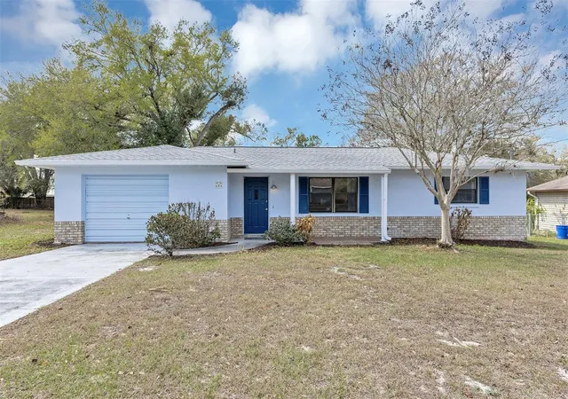 Photo 3 of Single family home for sale at 606 3rd Avenue, Lady Lake, FL 32159 | MLS# G5112535 | Listing updated on 2026-09-17