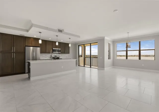 4th image of 16300 County Road 455 #410, Montverde, FL 34756 | MLS# G5112537