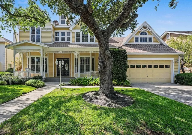 Photo 1 of Single family home for sale at 833 Marco Dr Ne, St Petersburg, FL 33702 | MLS# TB8510071 | Listing updated on 2026-10-26