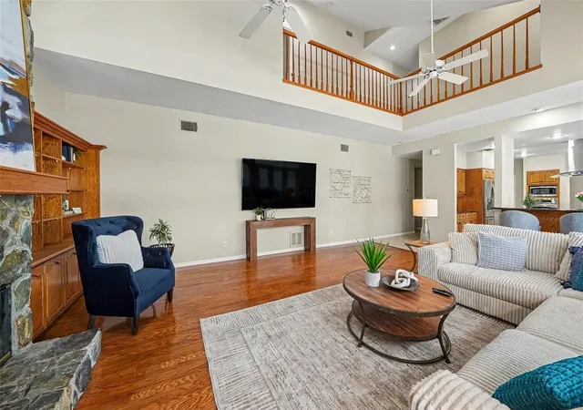 Photo 4 of Single family home for sale at 833 Marco Dr NE, St Petersburg, FL 33702 | MLS# TB8510071 | Listing updated on 2026-10-26