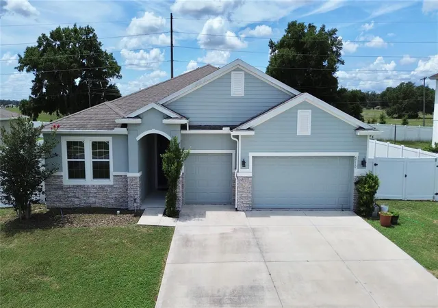 Photo 1 of Single family home for sale at 4710 Sw 65th Place, Ocala, FL 34474 | MLS# OM724949 | Listing updated on 2026-08-17