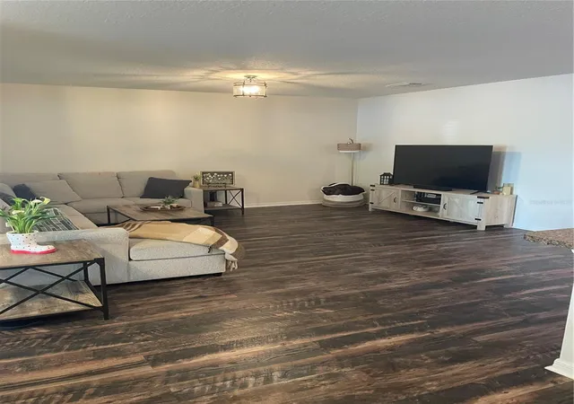 5th image of 9902 Se 37Th Ter, Belleview, FL 34420 | MLS# O6408976
