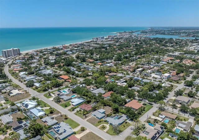 4th image of 500 Alhambra Rd, Venice, FL 34285 | MLS# N6144388