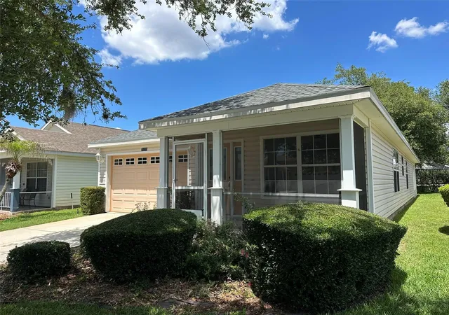 1st image of 25335 Cranes Roost Cir, Leesburg, FL 34748 | MLS# G5112540