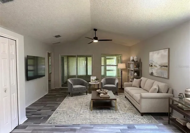 Photo 4 of Single family home for sale at 25335 Cranes Roost Cir, Leesburg, FL 34748 | MLS# G5112540 | Listing updated on 2026-10-10