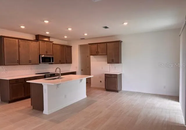 Photo 3 of Single family home for sale at 392 Oak Flt Aly, Groveland, FL 34736 | MLS# O6408981 | Listing updated on 2026-10-21