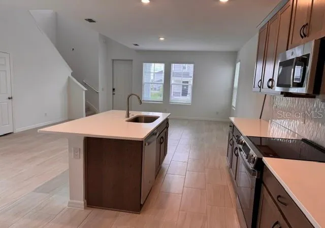 Photo 4 of Single family home for sale at 392 Oak Flt Aly, Groveland, FL 34736 | MLS# O6408981 | Listing updated on 2026-10-21
