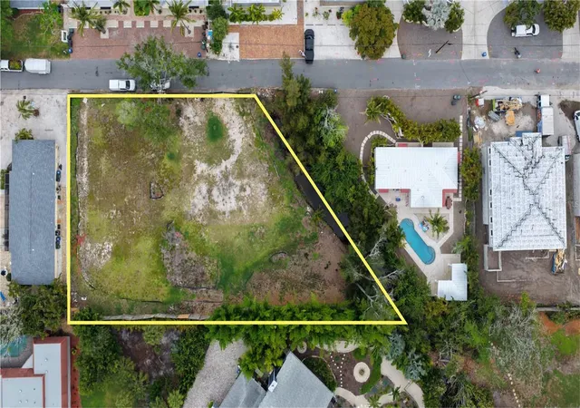 Photo 2 of Land for sale at 1122 Crescent St, Sarasota, FL 34242 | MLS# A4694114 | Listing updated on 2026-09-03
