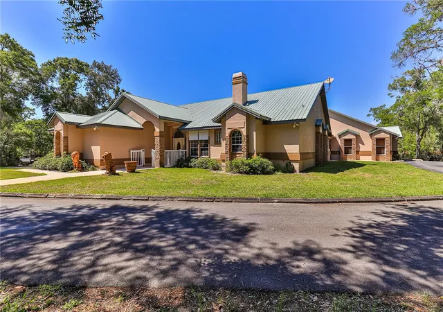 Photo 3 of Single family home for sale at 5215 N Honeycreek Ter, Crystal River, FL 34428 | MLS# OM724950 | Listing updated on 2026-09-28