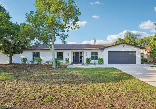 Homes for sale in Seminole, FL | 13700 86th Ave, Seminole, FL 33776 | MLS# TB8510128