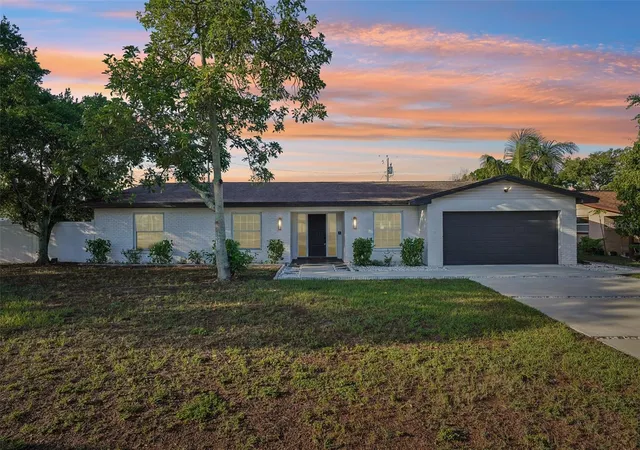 Homes for sale in Seminole, FL | 13700 86Th Ave, Seminole, FL 33776 | MLS# TB8510128