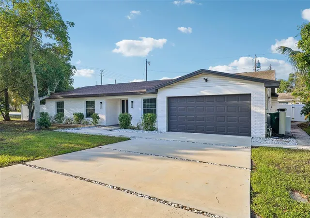 Homes for sale in Seminole, FL | 13700 86Th Ave, Seminole, FL 33776 | MLS# TB8510128