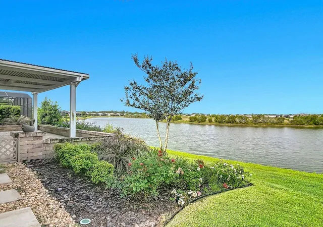 Homes for sale in Mount Dora, FL | 8461 Bridgeport Bay Cir, Mount Dora, FL 32757 | MLS# G5112548