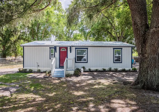 Manufactured home for sale at 5220 Spring Crk Dr, LAKELAND, FL 33811 | MLS# L4962001