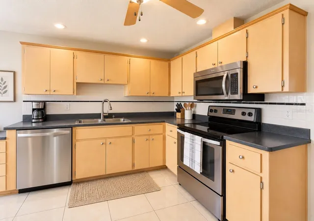 Photo 4 of House for sale at 14 Idle Sands Dr, Venice, FL 34293 | MLS# A4694130 | Listing updated on 2026-09-21