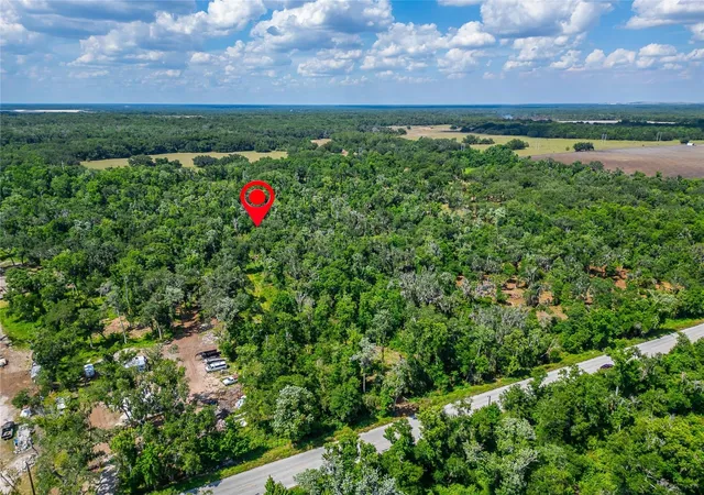 2nd image of 672 Hwy, Lithia, FL 33547 | MLS# TB8510144