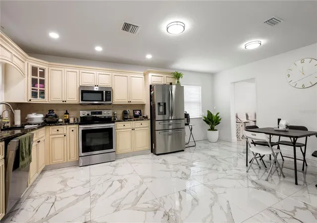 Photo 1 of Single family home for sale at 2811 W Ohio Ave, Tampa, FL 33607 | MLS# TB8510147 | Listing updated on 2026-10-05