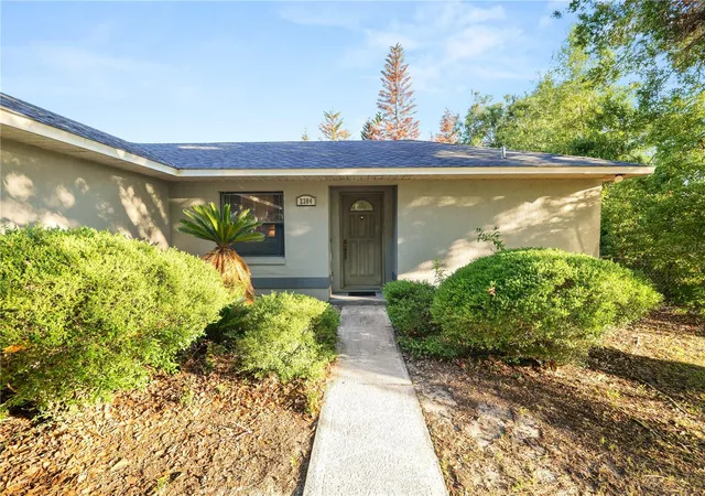 3rd image of 2304 Cheshire Pl, Lakeland, FL 33810 | MLS# L4962005