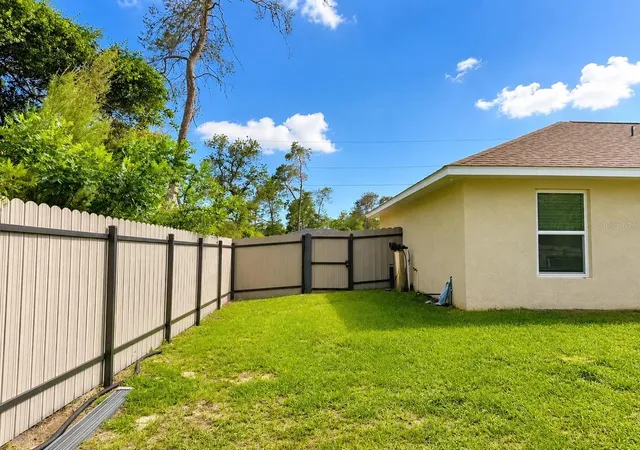 Photo 3 of Single family home for sale at 17023 SW 41st Avenue, Ocala, FL 34473 | MLS# OM724960 | Listing updated on 2026-08-17