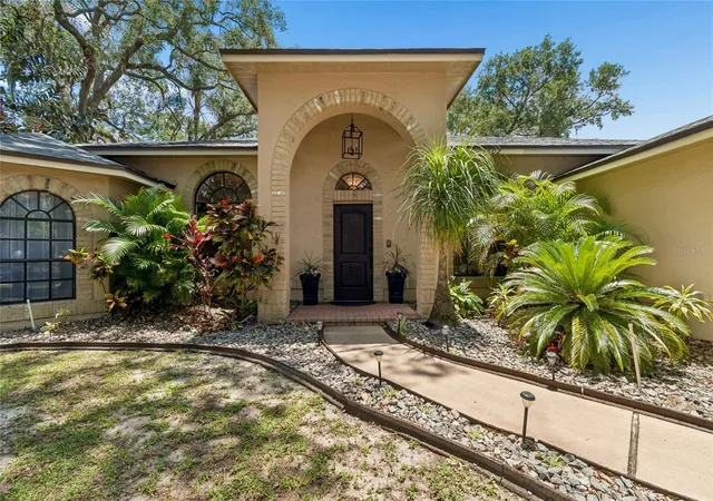 5th image of 3602 Arlington Oaks Ct, Tampa, FL 33618 | MLS# TB8510163