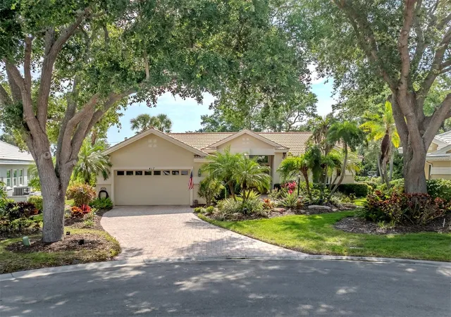 Photo 1 of Single family home for sale at 417 Wellington Ct, Venice, FL 34292 | MLS# N6144393 | Listing updated on 2026-10-20