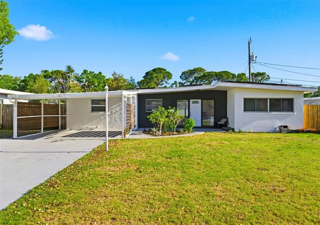 Photo 3 of Single family home for sale at 6350 Hampton Dr N, Saint Petersburg, FL 33710 | MLS# TB8510169 | Listing updated on 2026-10-14