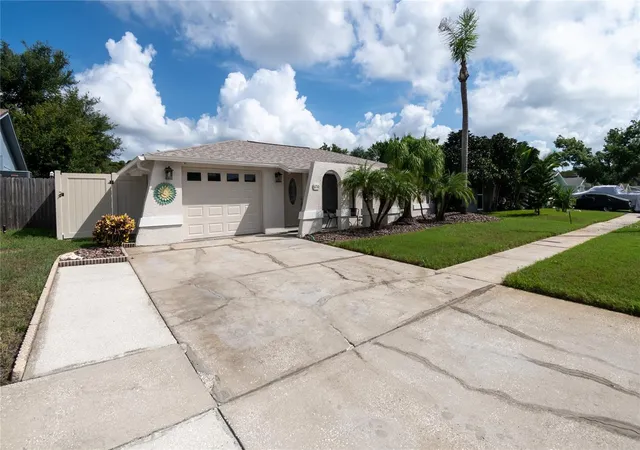 Photo 1 of Single family home for sale at 6710 Ranchwood Loop, New Port Richey, FL 34653 | MLS# C7526358 | Listing updated on 2026-09-24