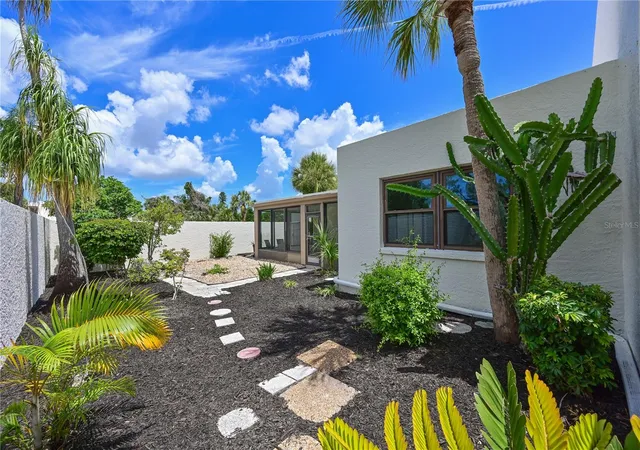 5th image of 609 Woodlawn Dr, Bradenton, FL 34210 | MLS# A4694156
