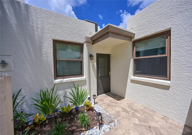 3rd image of 609 Woodlawn Dr, Bradenton, FL 34210 | MLS# A4694156