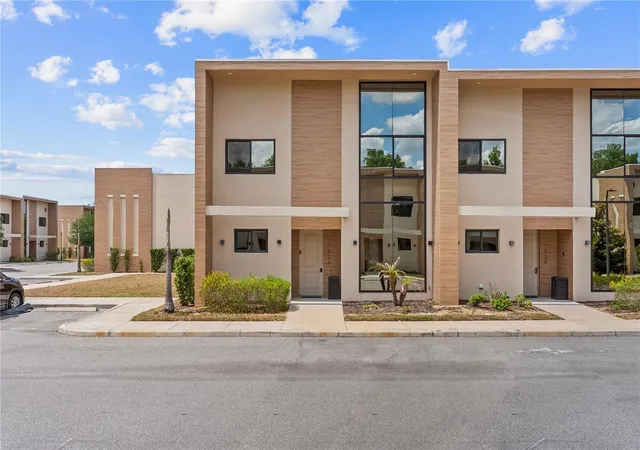 Photo 1 of Townhouse for sale at 7526 Brooklyn Dr, Kissimmee, FL 34747 | MLS# O6409072 | Listing updated on 2026-05-21