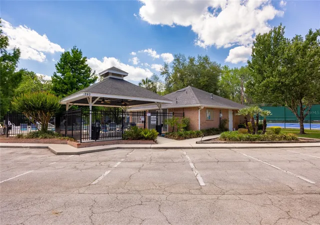 2nd image of 218 NW 50th Blvd, GAINESVILLE, FL 32607