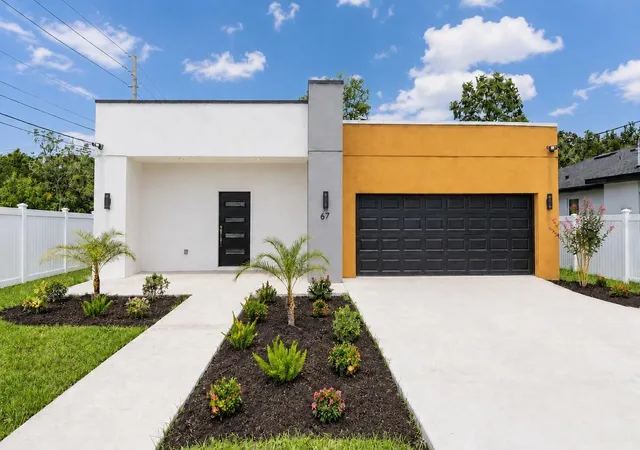 Photo 2 of Single family home for sale at 67 W 10th Street, Apopka, FL 32703 | MLS# O6409111 | Listing updated on 2026-10-04