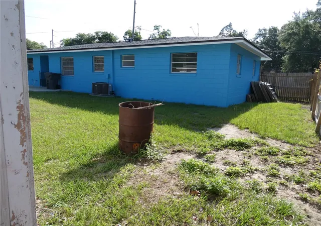 Photo 4 of Single family home for sale at 2912 Dudley Dr, Bartow, FL 33830 | MLS# C7526371 | Listing updated on 2026-09-04