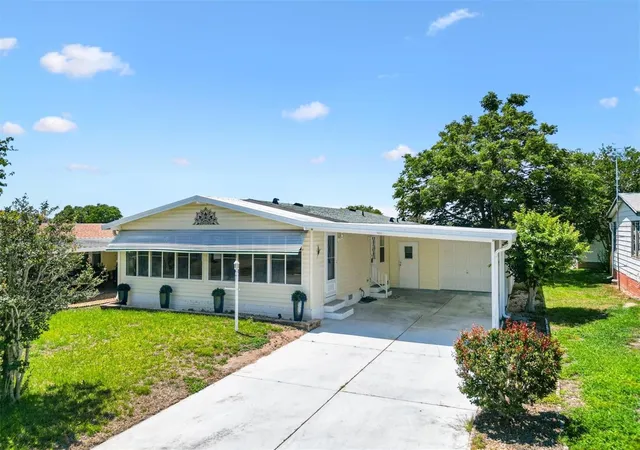 1st image of 1616 Bayhill Dr, Lady Lake, FL 32159 | MLS# G5112561