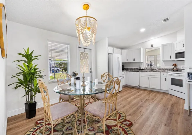 4th image of 1616 Bayhill Dr, Lady Lake, FL 32159 | MLS# G5112561