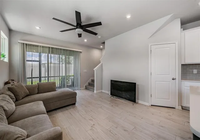 3rd image of 19153 Elsimont Iss, Lutz, FL 33558 | MLS# TB8510266