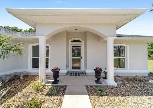 Photo 2 of Sale Pending at 4020 Ne 14th Court, Ocala, FL 34479 | MLS# OM724991 | Listing updated on 2026-08-31