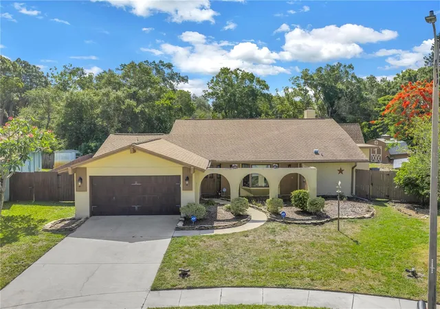2nd image of 10657 Del Prado Dr E, Largo, FL 33774 | MLS# TB8510268