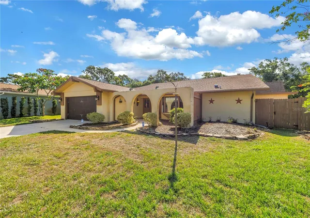 Photo 3 of Single family home for sale at 10657 Del Prado Dr E, Largo, FL 33774 | MLS# TB8510268 | Listing updated on 2026-09-29