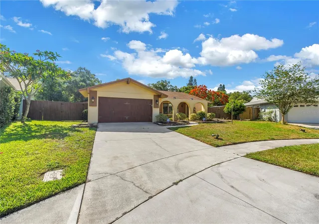 Photo 3 of Single family home for sale at 10657 Del Prado Dr E, Largo, FL 33774 | MLS# TB8510268 | Listing updated on 2026-09-29