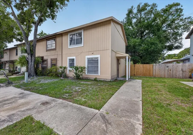 2nd image of 14024 Village Terrace Dr, Tampa, FL 33624 | MLS# TB8510273