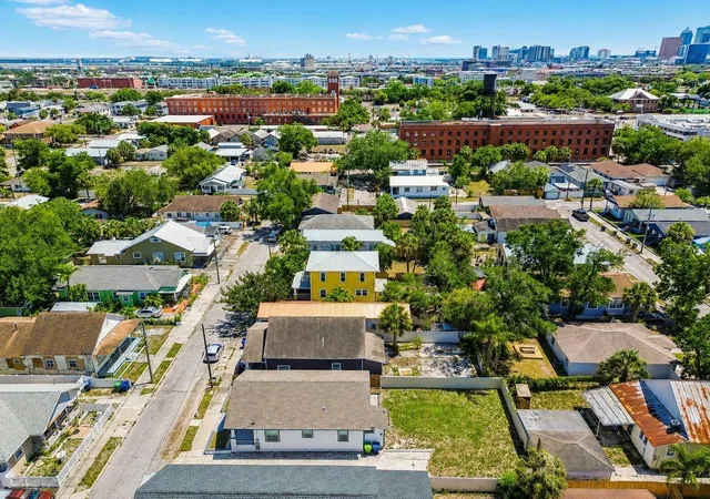 32nd image of 2914 N 16th St, Tampa, FL 33605 | MLS# TB8510275