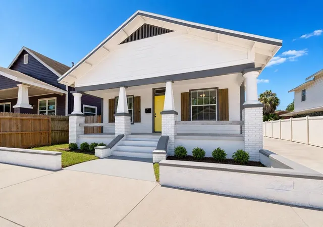 3rd image of 2914 N 16Th St, Tampa, FL 33605 | MLS# TB8510275