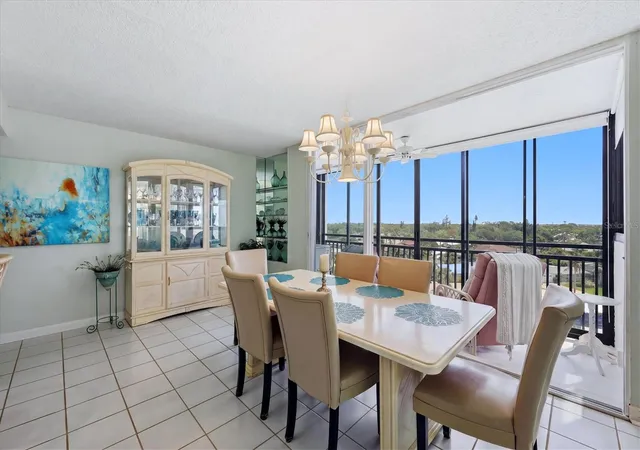 5th image of 629 Alhambra Rd, Venice, FL 34285